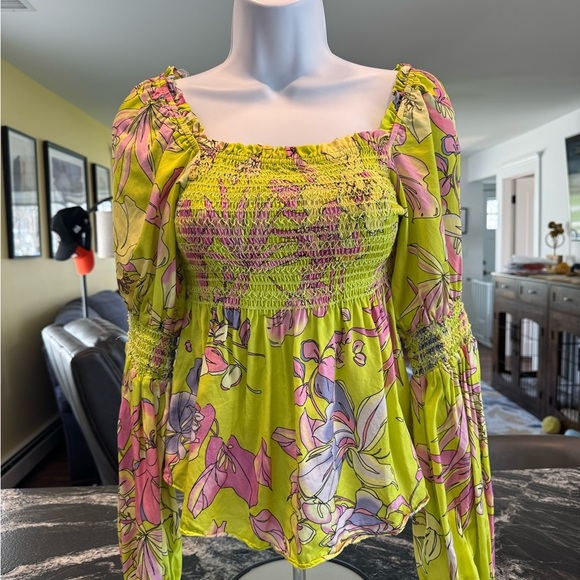 Hadia Silk Top size S. True color is first few pics. - Picture 9 of 11
